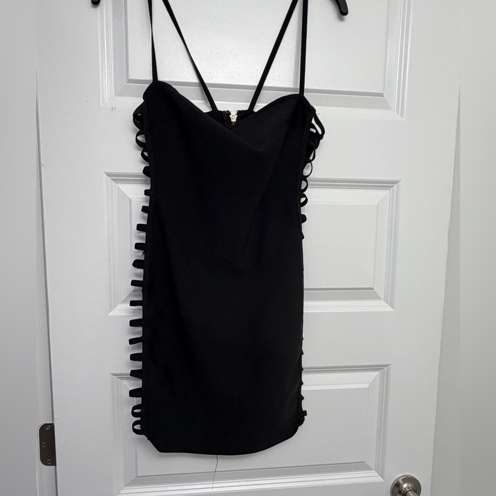 Windsor cutout body on dress
